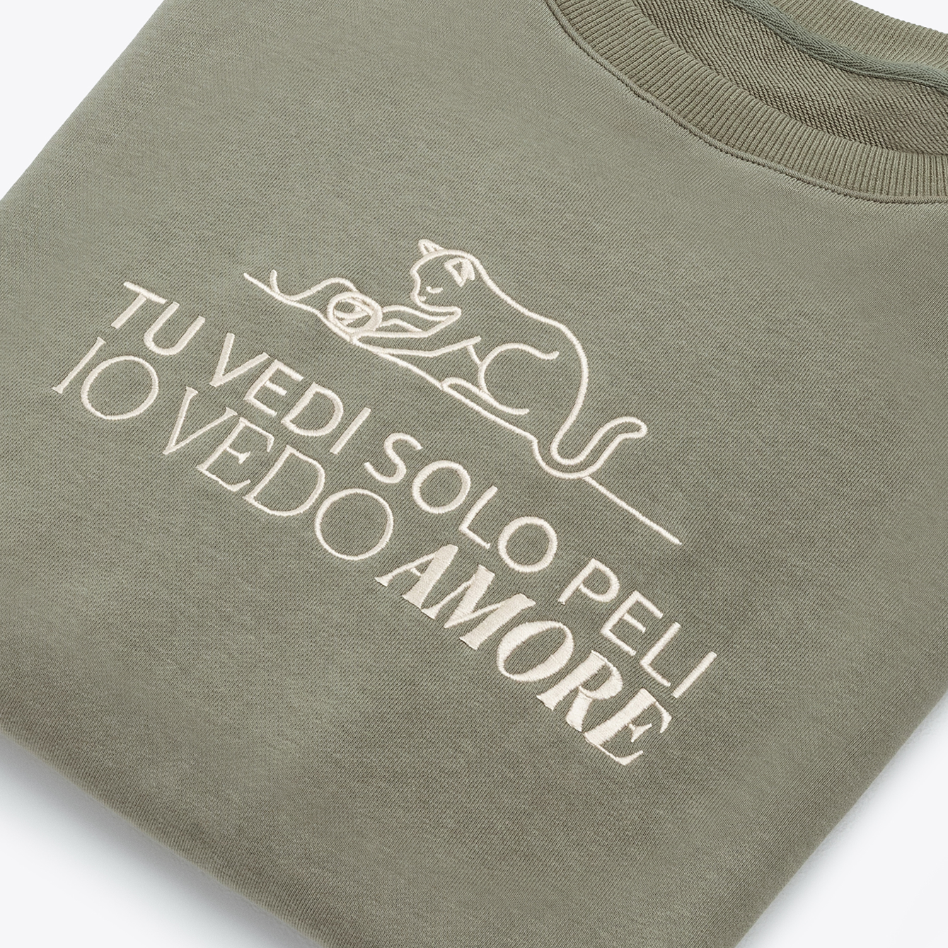 Felpa Oversize “Tu vedi solo peli, io vedo amore” con dettaglio gatto