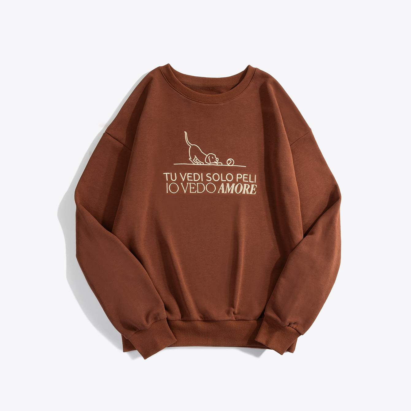 Felpa Oversize “Tu vedi solo peli, io vedo amore” con dettaglio cane.