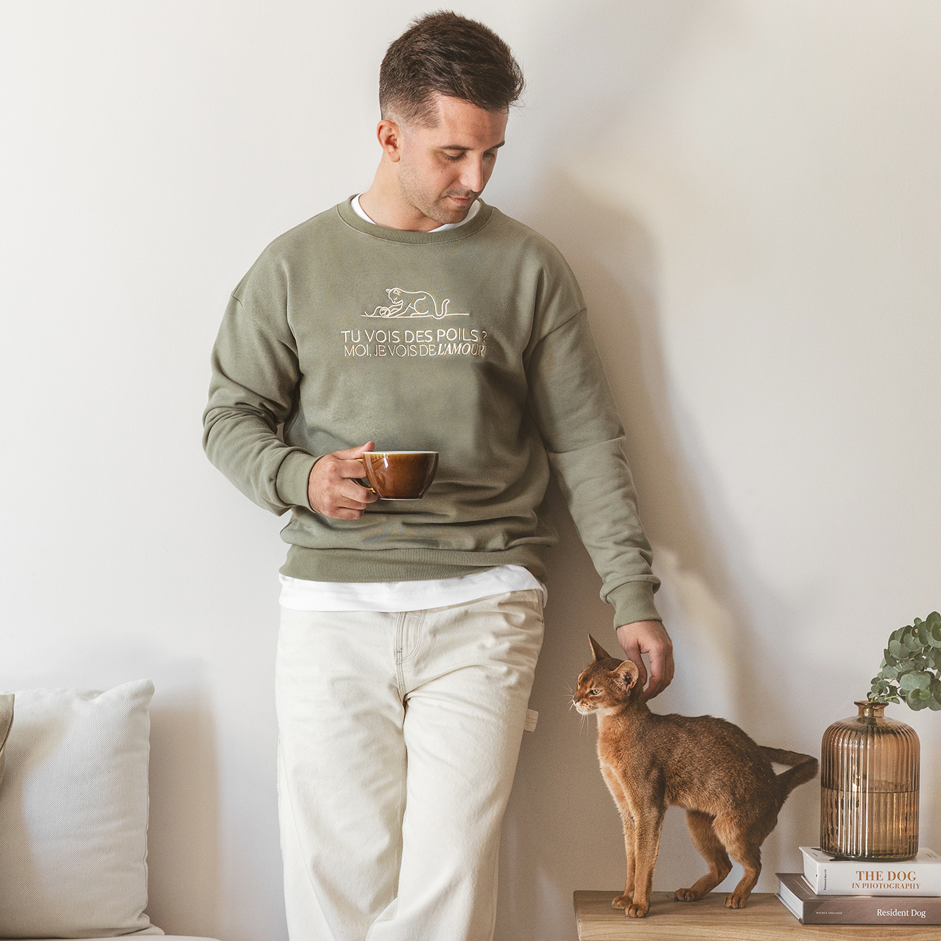 Sweat “Tu vois des poils ? Moi, je vois de l'amour” avec un motif de chat