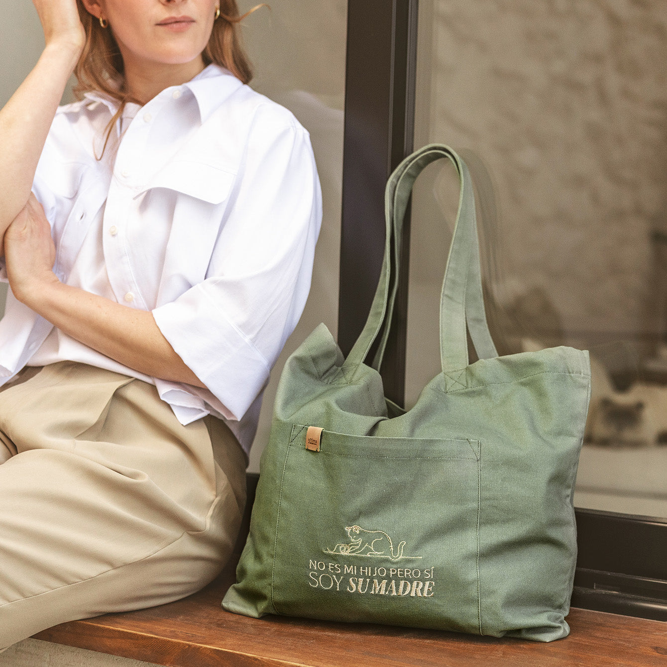Bolso “No es mi hijo, pero sí soy su madre”